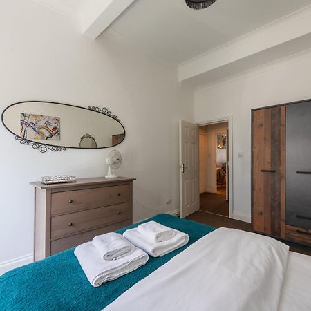 Spacious Comfy 2Br Flat Лондон Екстериор снимка