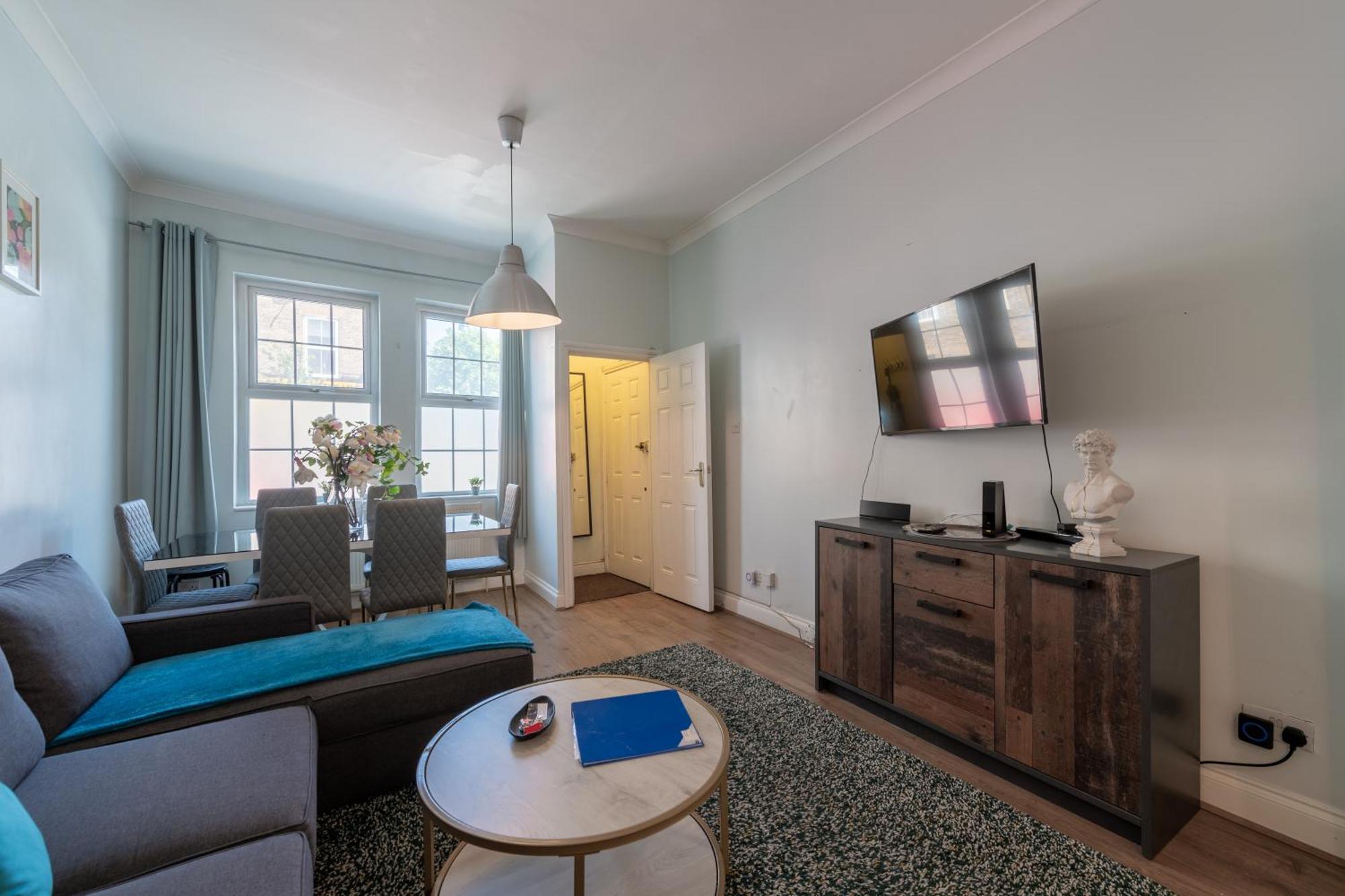 Spacious Comfy 2Br Flat Лондон Екстериор снимка