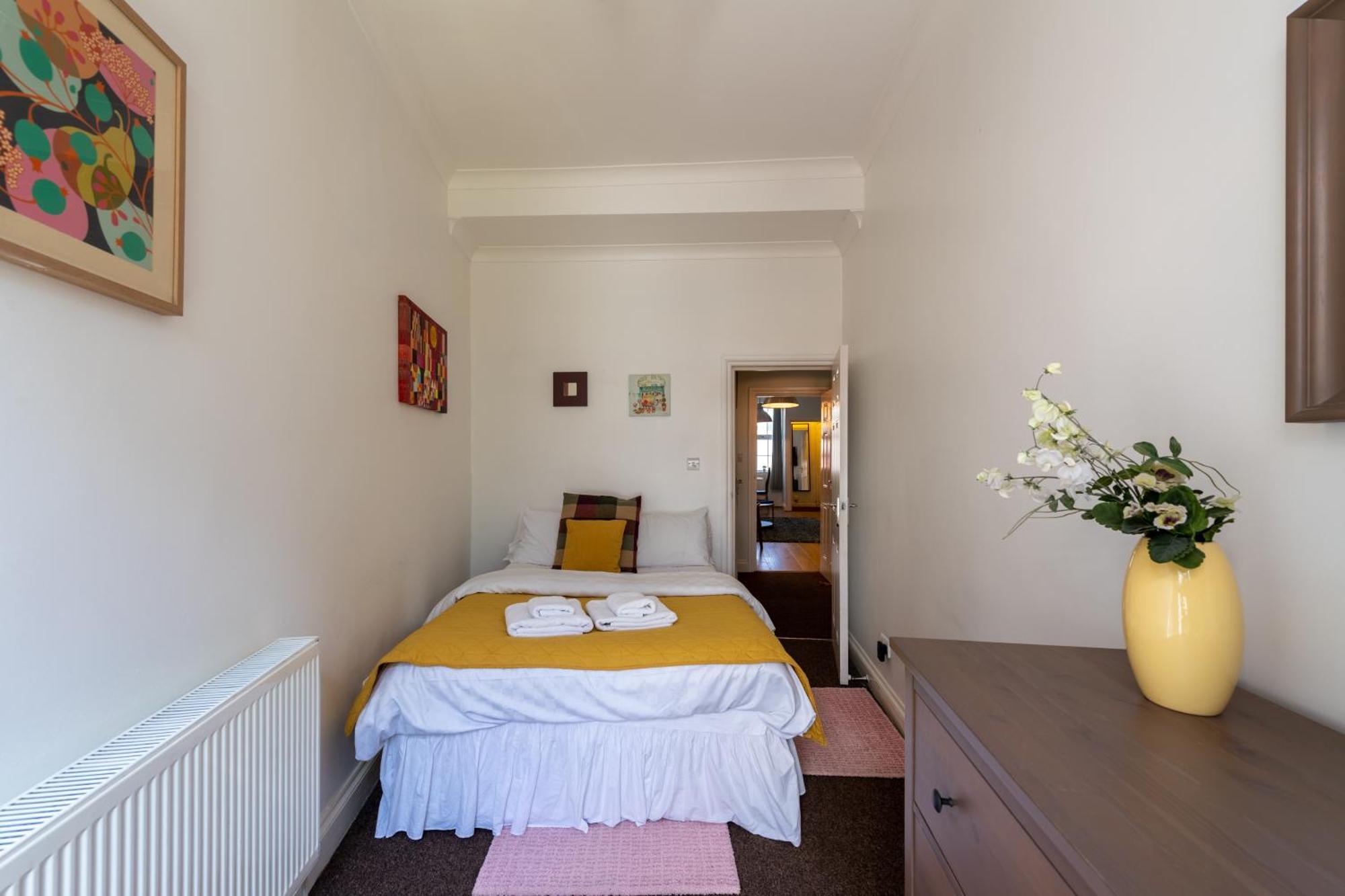 Spacious Comfy 2Br Flat Лондон Екстериор снимка