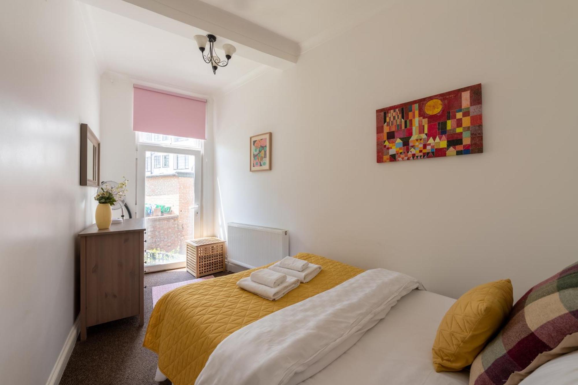 Spacious Comfy 2Br Flat Лондон Екстериор снимка